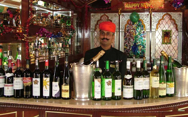 palace on wheels tour package delhi india